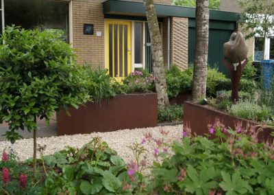 Tuinontwerp tuinarchitect Woerden Utrecht - Cortenstaal verhoogde plantenbakken