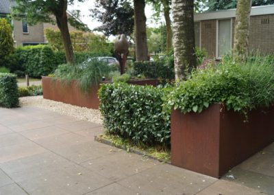 Tuinontwerp tuinieren met beperking rolstoel rollator verhoogde bakken - Woerden Utrecht
