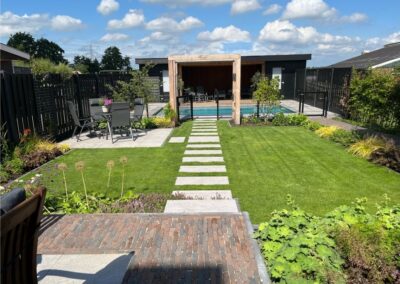 Tuinontwerp met zwembad tuinkamer en pergola - tuinarchitect Montfoort Woerden Utrecht.
