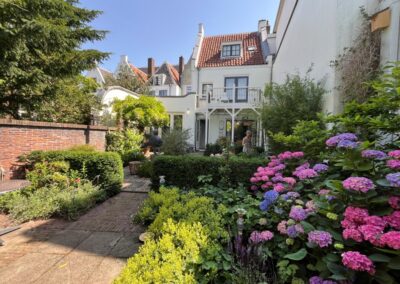 Tuinontwerp klassieke stadstuin Utrecht met kunst - tuinontwerper tuinarchitect